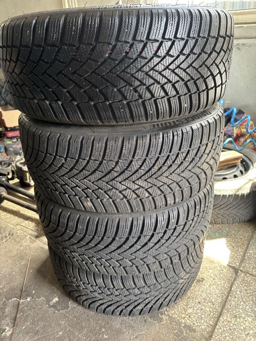Komplet opon zimowych 195/45 R16 Bridgestone