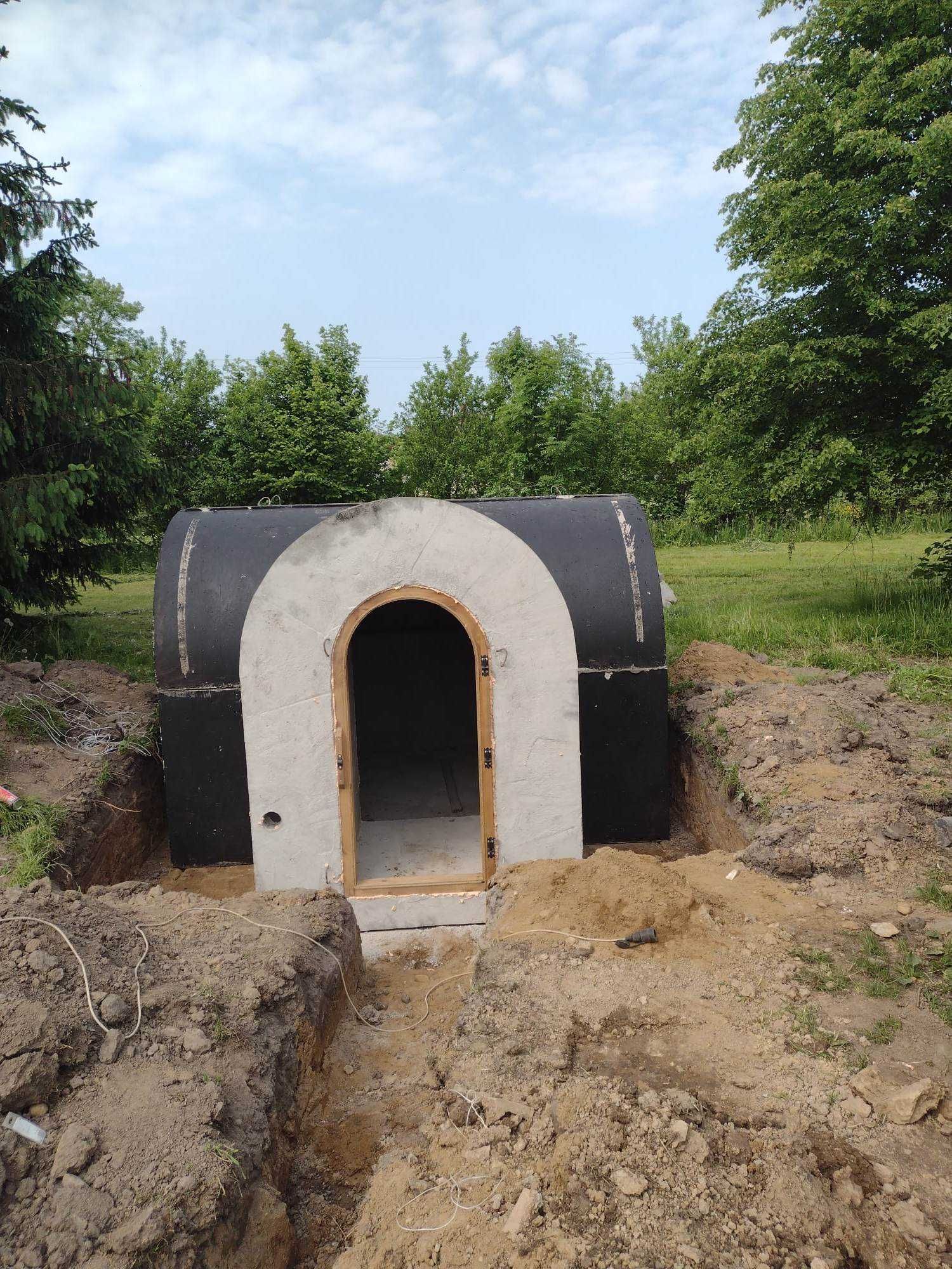 piwnica betonowa ziemianka ogrodowa B30W8 schody tunel wentylacja