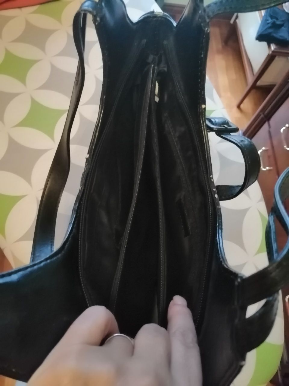 Mala de senhora em Pele cor preta
