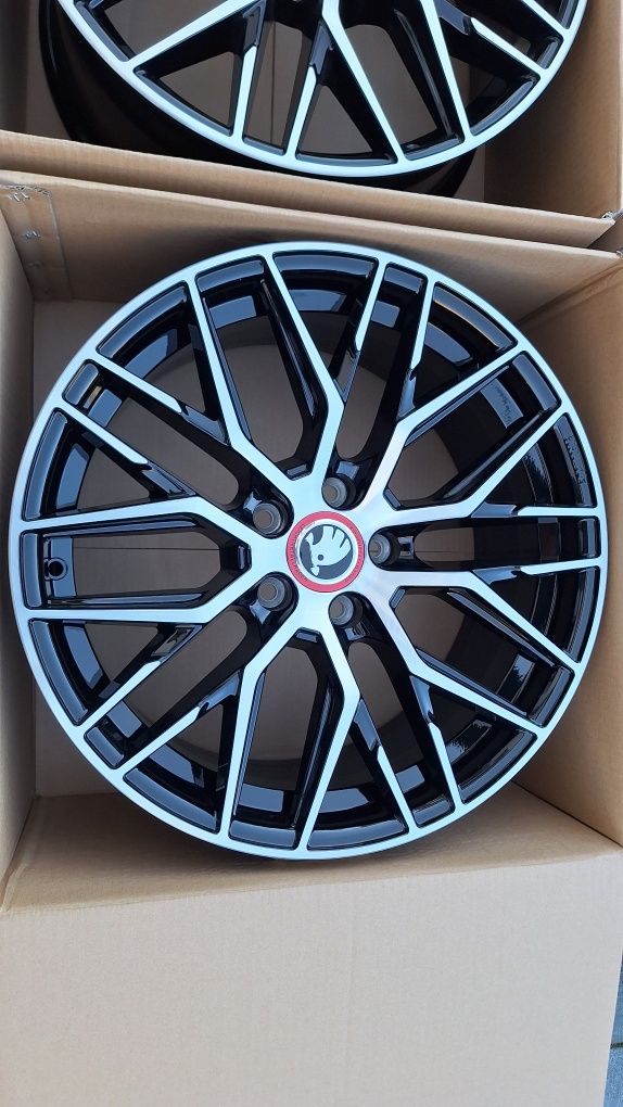 Nowe Alufelgi 5x112 R18 Audi A3 A4 A5 A6 Q3 Q5 Skoda Octavia Superb Vw