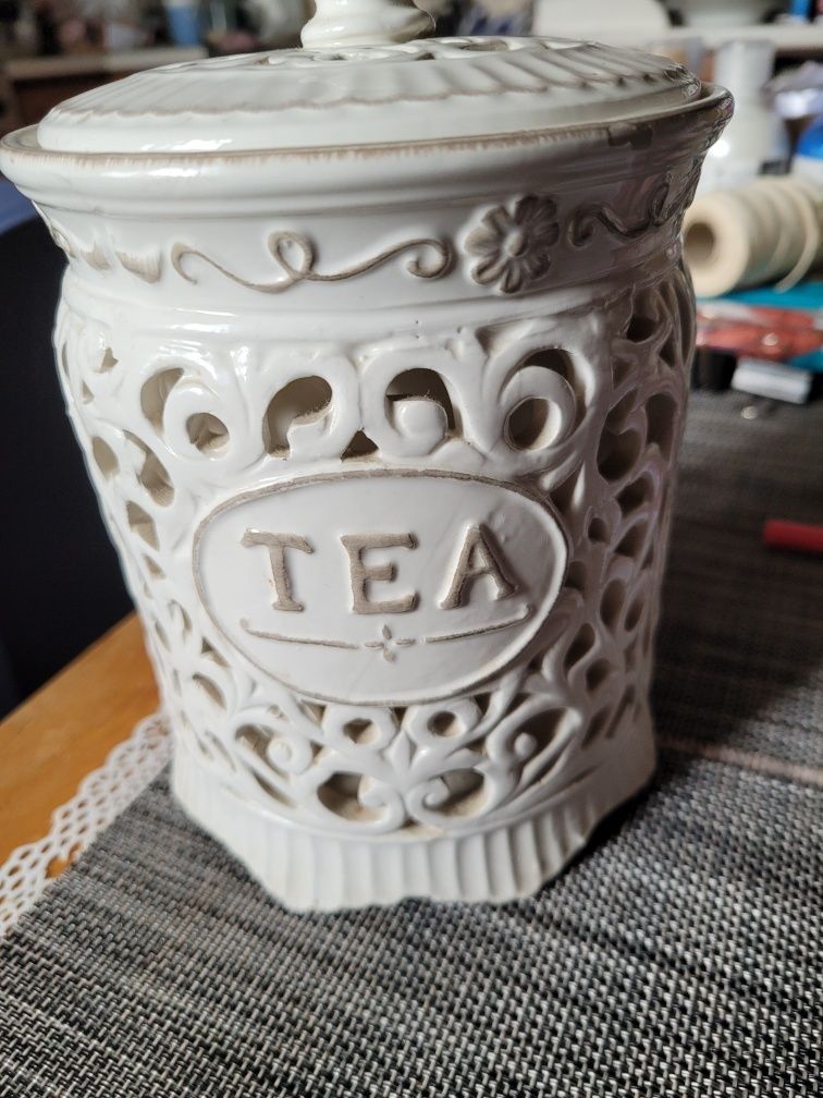 Porcelanowy pojemnik na herbatę