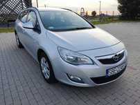 OPEL ASTRA  1.4 TURBO benzynka klima czujniki parkowania FAJNA  !