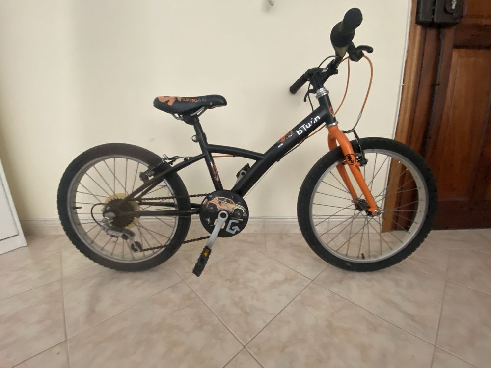 Bicicleta bmx semi nova