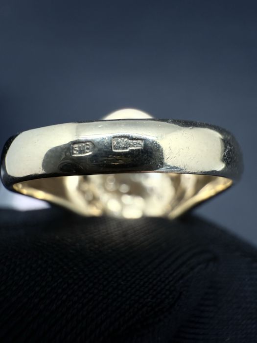 Золота каблучка / золотое кольцо / діаманти / сапфіри / бриллианты