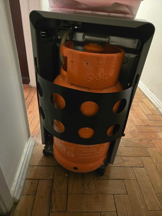 Dois aquecedores a gás Vintage