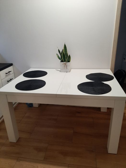 Stół biały rozkładany