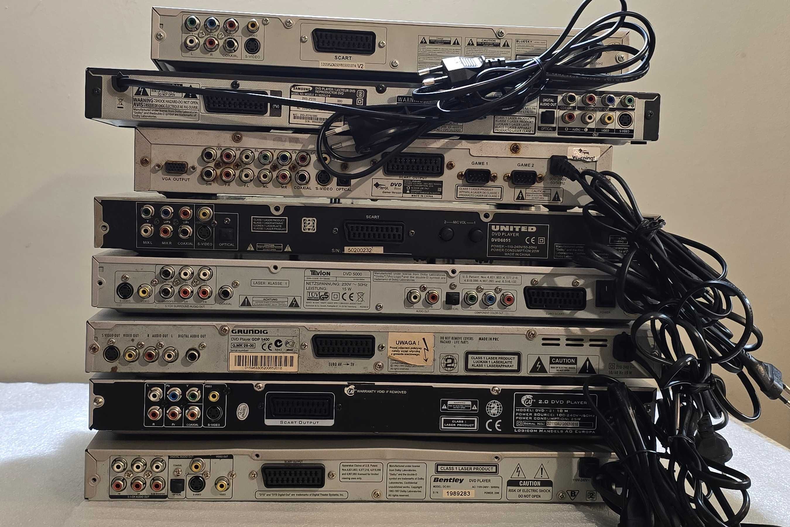 8xDVD Tevion 5000 Bentley DC - 951 Samsung DVDP370 United DVD 6055...