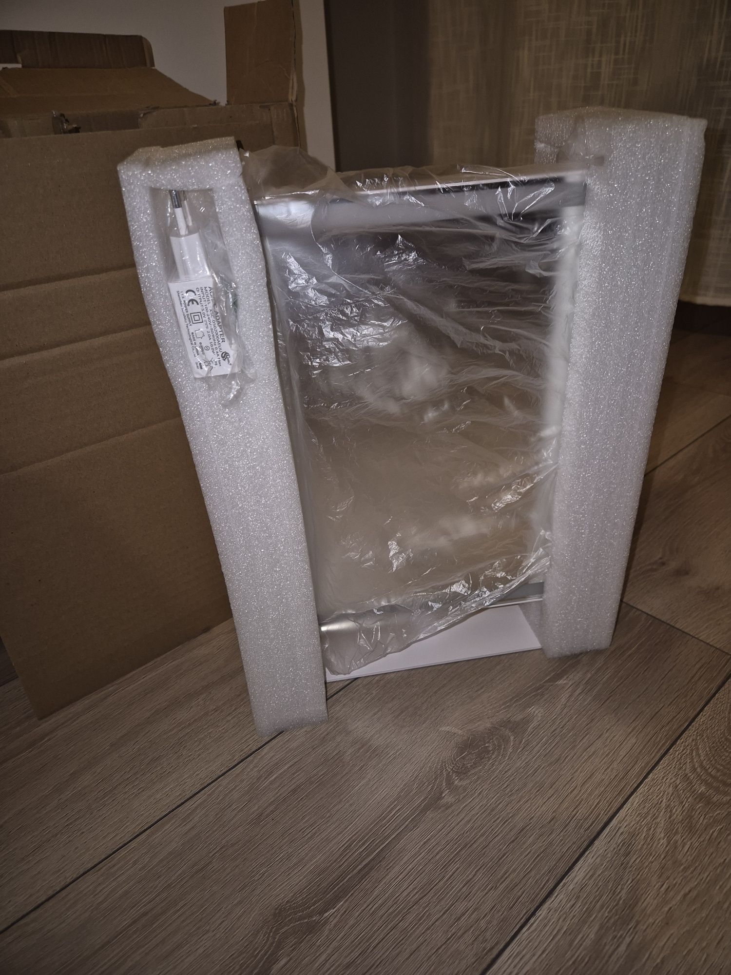 Nowe lustro z oświetleniem Led