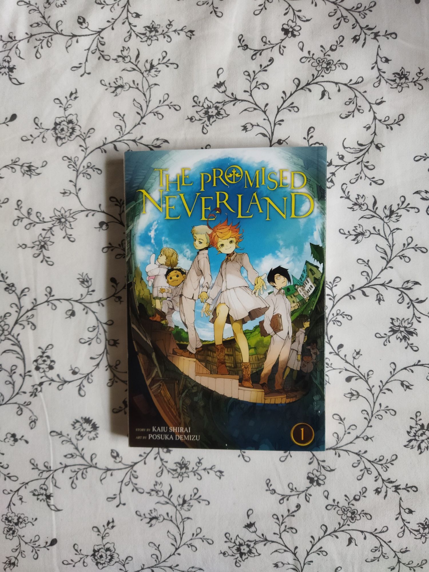 The promised Neverland 1 - em inglês