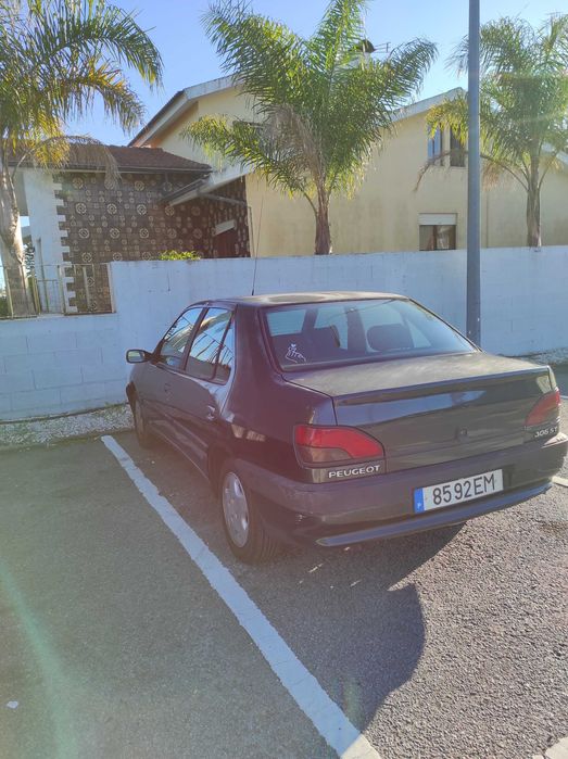 Peugeot 306 SL .