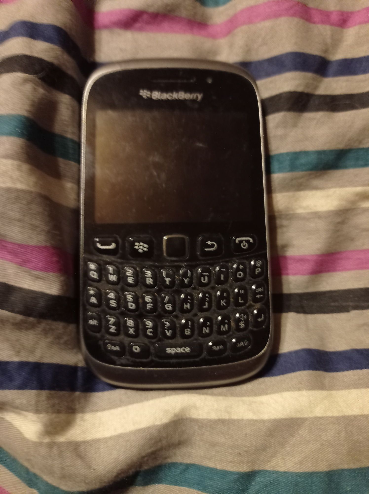 Telefon komórkowy BlackBerry 9320 sprawny