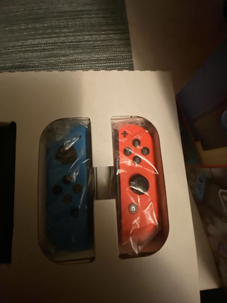 Nintendo switch +etui +pad +2gry