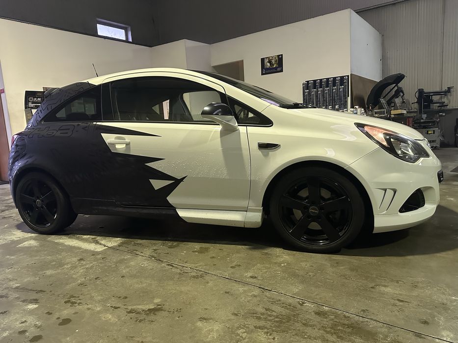 Opel corsa OPC 192cv