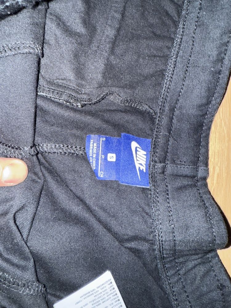Nike oryginalne spodenki czarne Sportswear
