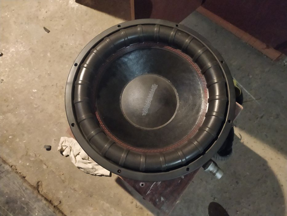 Сабвуфер для машини (можно торг)