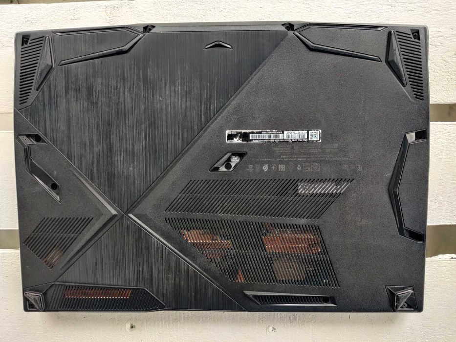 Ігровий ноутбук MSI Thin GF63 MS-16R8