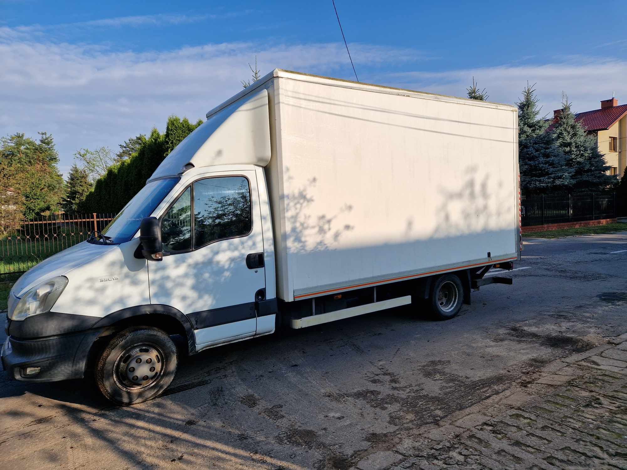 Auto dostawcze kontener z windą