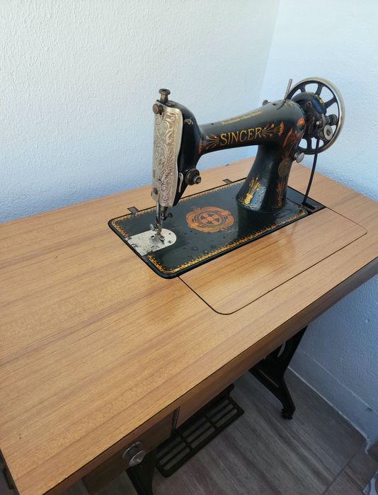 Máquina de costura de dedo raramente utilizada, totalmente funcional