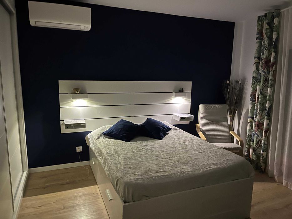BRIMNES - Estrutura cama c/arrumação 140x200 cm + Cabeceira NORDIL