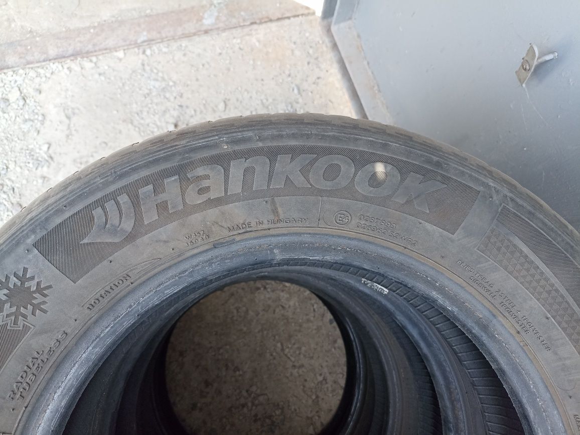 Продам комплект зимних шин Hankook