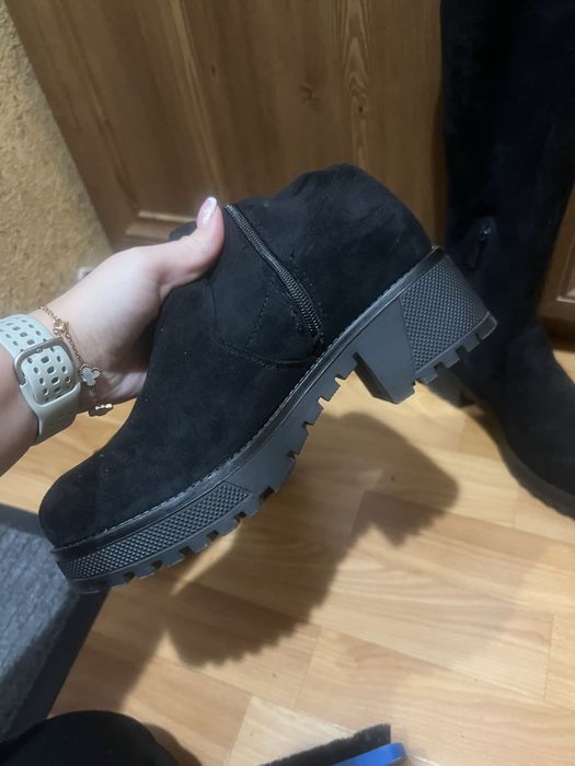 Ботфорди високі за коліно