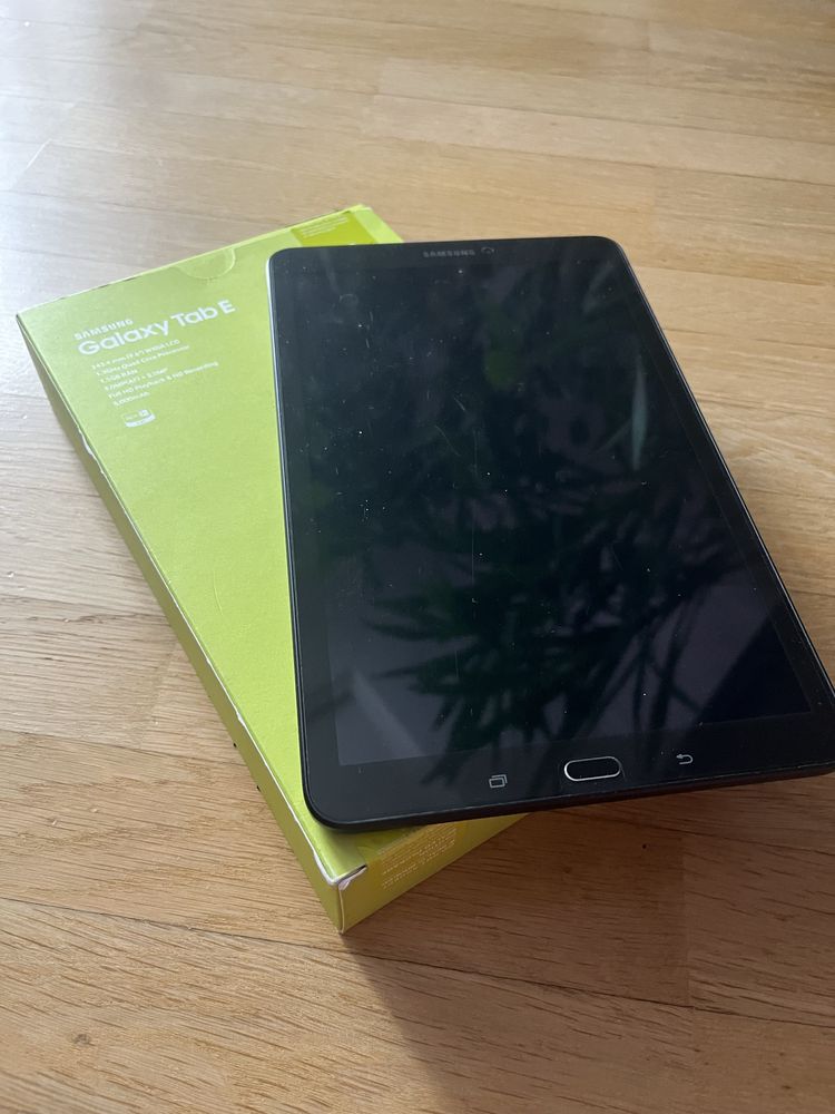 Планшет Samsung Galaxy Tab E