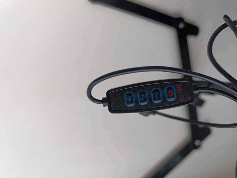 Кільцева лампа для фото і відеозйомки із регулюваним штативом