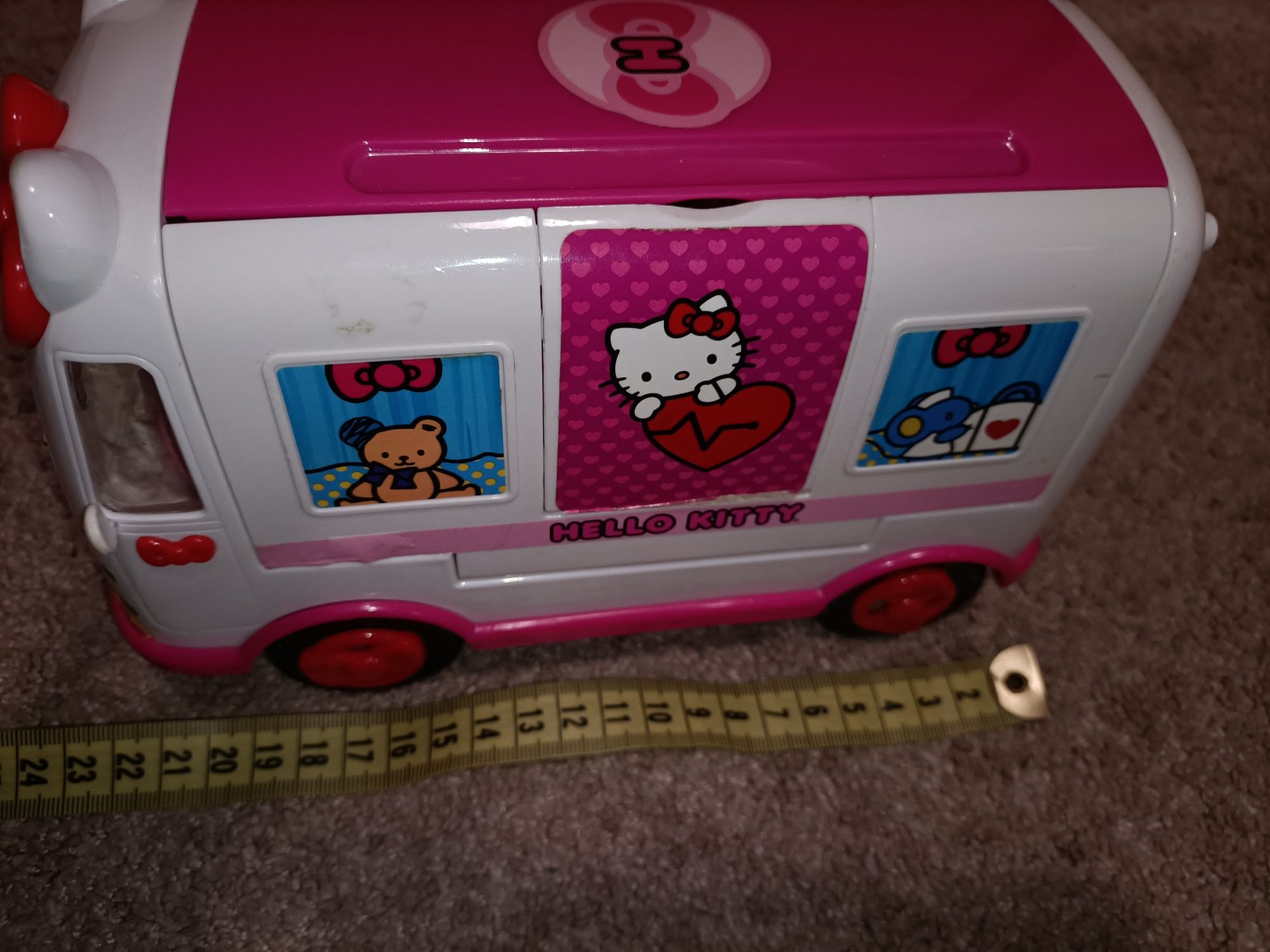 Ambulans Hello Kitty