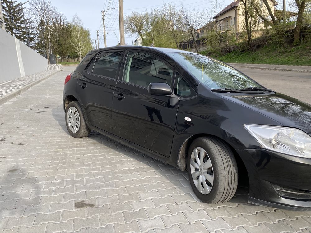 Toyota auris газ/бензин