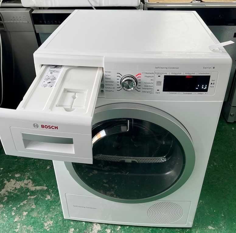 Suszarka Bosch z pompą ciepła WTW875W0, 8 kg, A+++