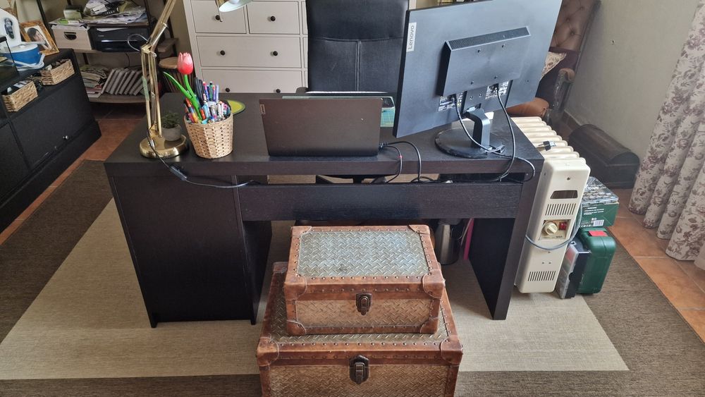 Secretária MALM castanha escura