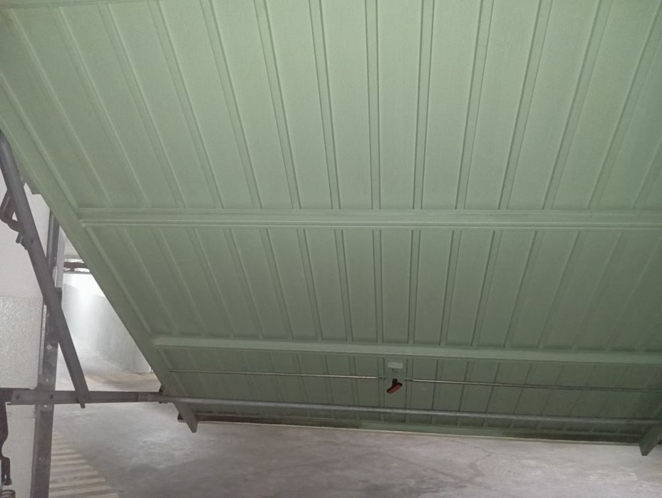 Portão de garagem basculante usado