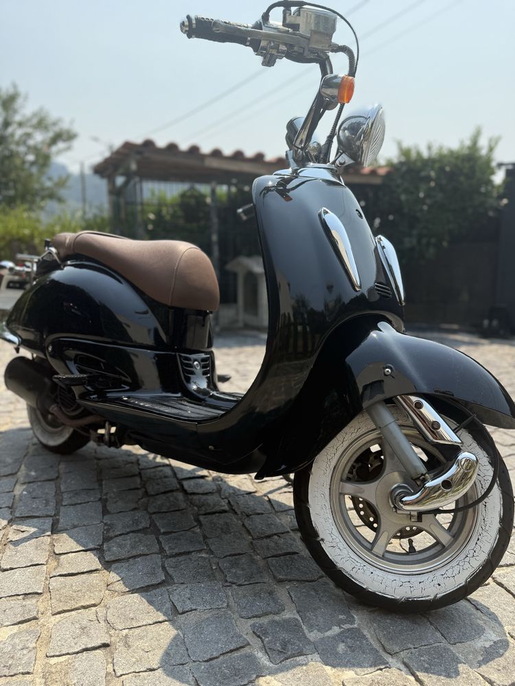 Moto Znen 125cc / Scooter / Vespa / Vintage