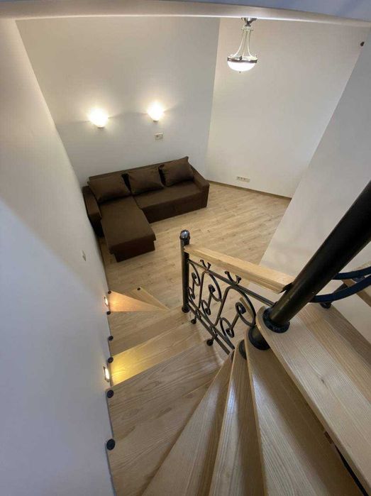 Оренда 2 кім. квартири вул.Площа Липнева