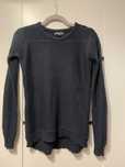 Granatowy sweter Montego S