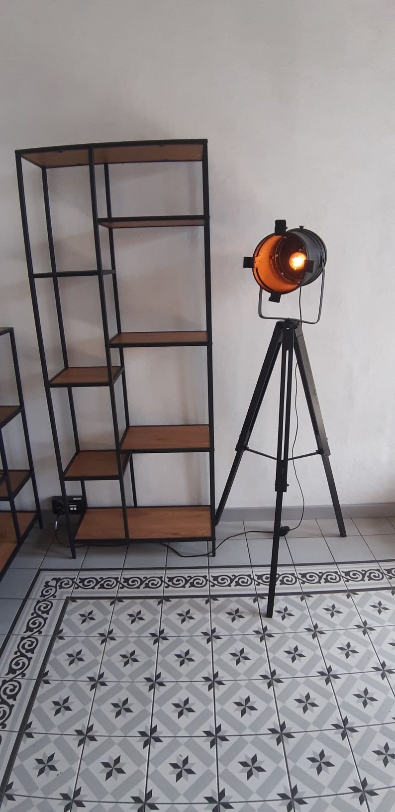 Lampa oświetlenie loft czarna trójnóg led żarówka e27