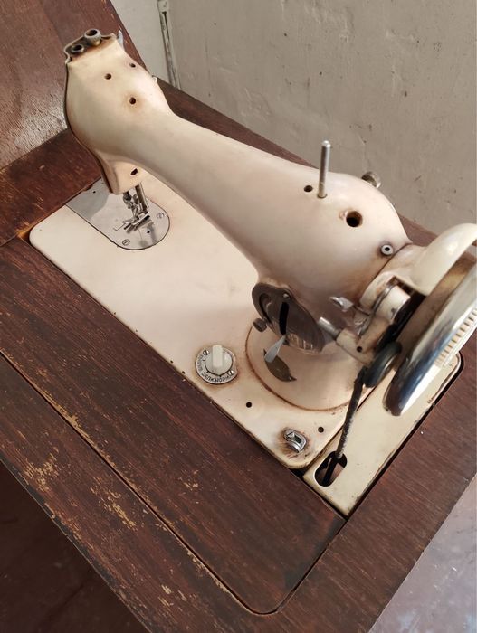 Швейна машинка SINGER