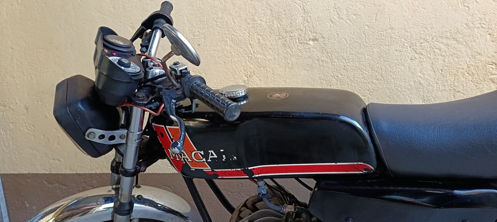 Motorizada antiga de 1981, Macal Minarelli em bom estado