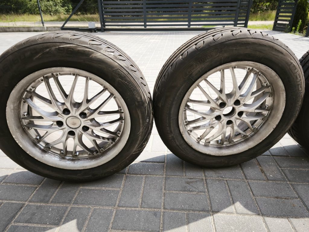 Felgi aluminiowe 17" z oponami 215/60 R17 – komplet 4 sztuki