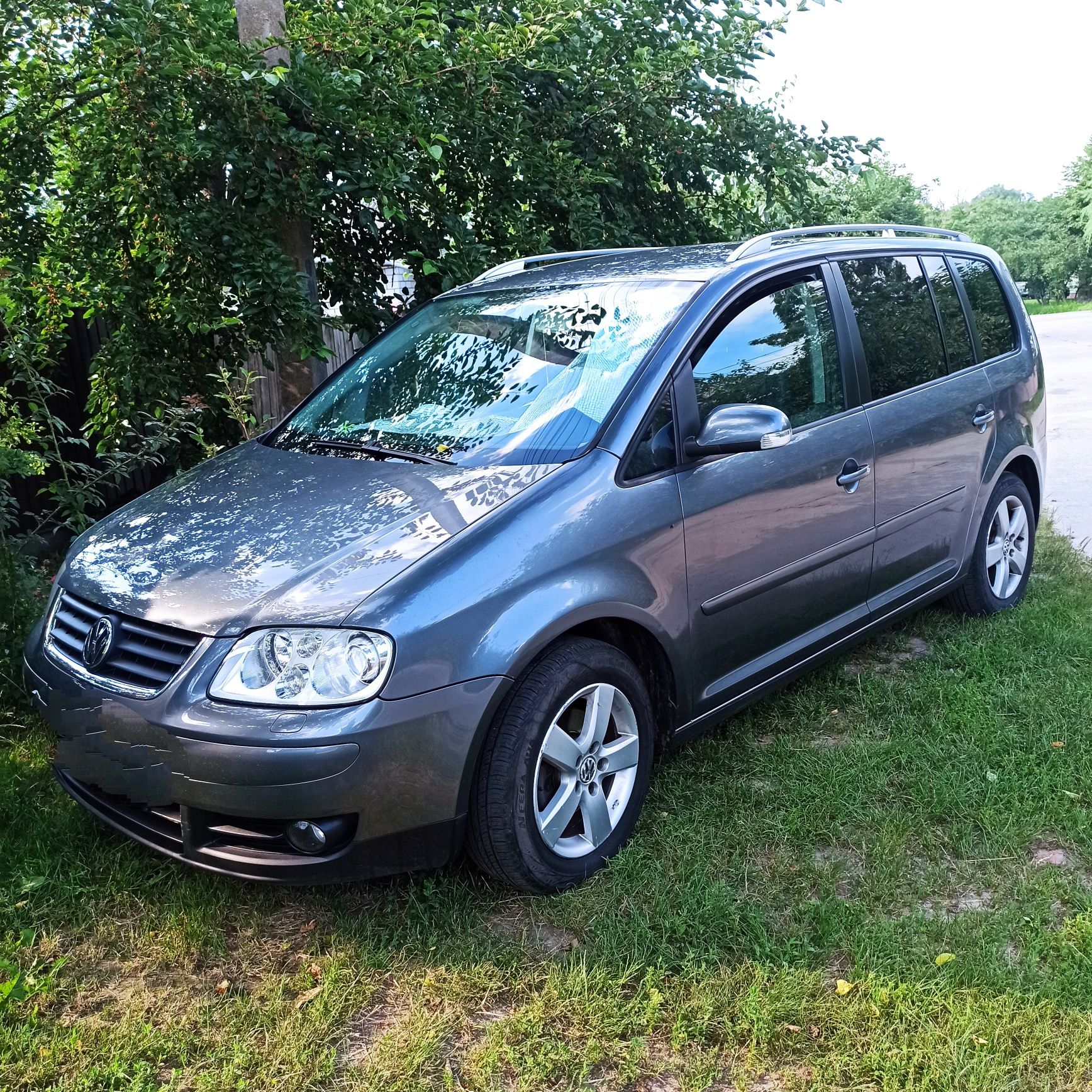 Продам Авто Volkswagen Touran 2 FSI