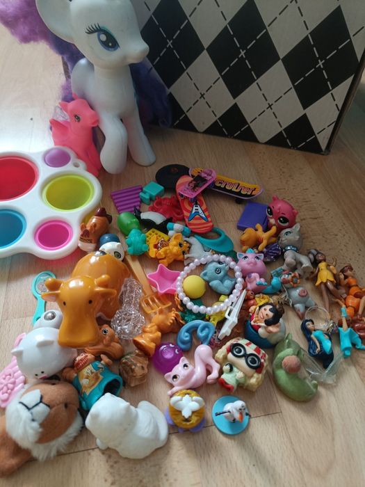 Zestaw Zabawek figurek dla dziewczynki