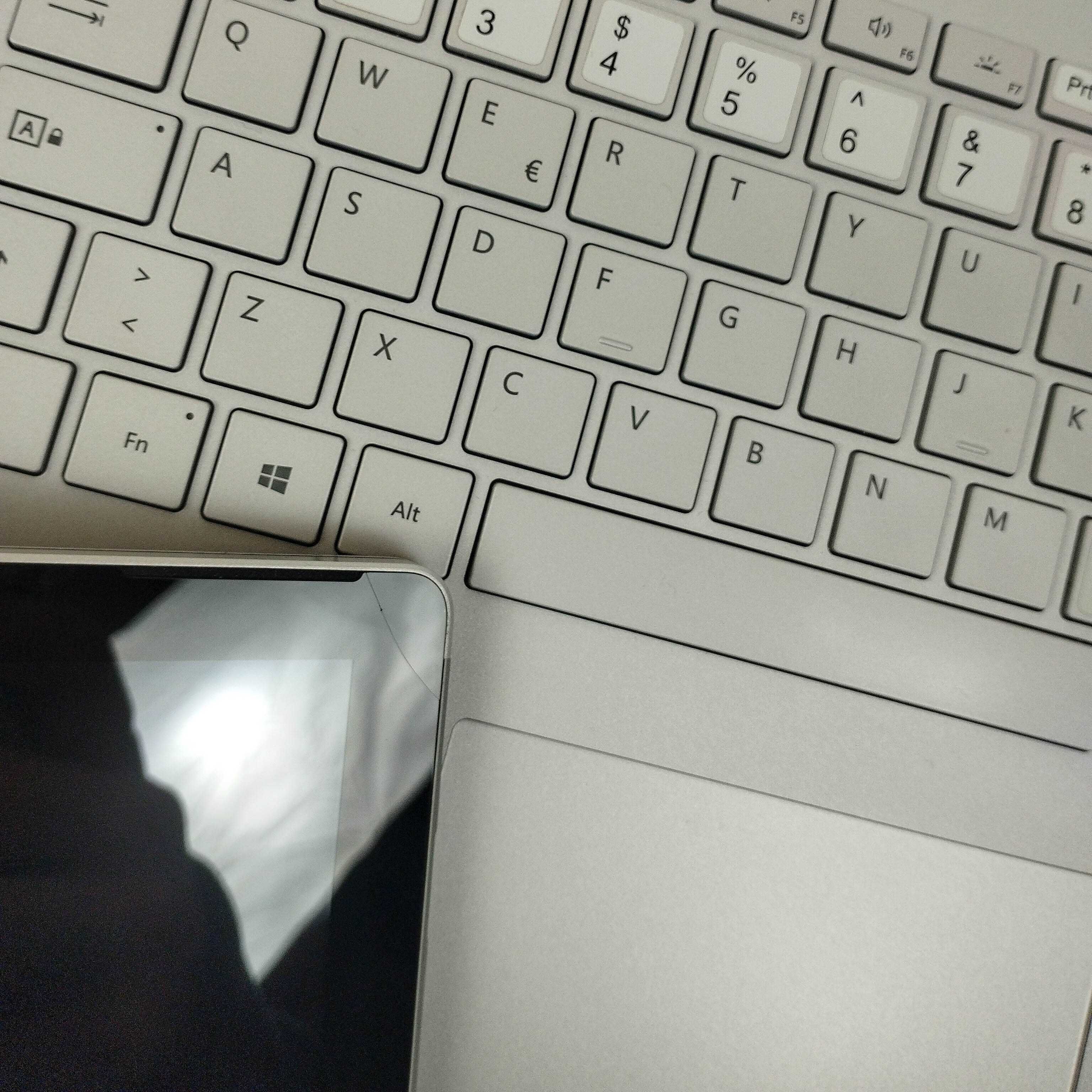 Surface Book 2 15 " I7-8650U 16 GB 512 GB GTX 1060 2K dotykowy Kl. B