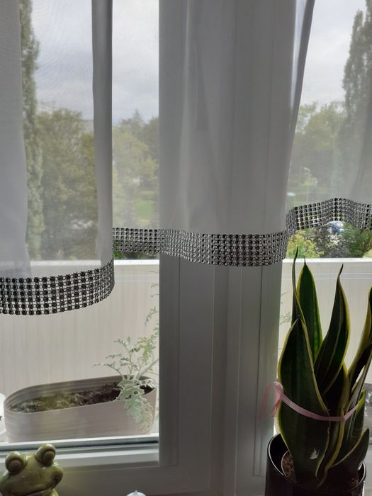 Gotowa firanka dekoracyjna na tasmie