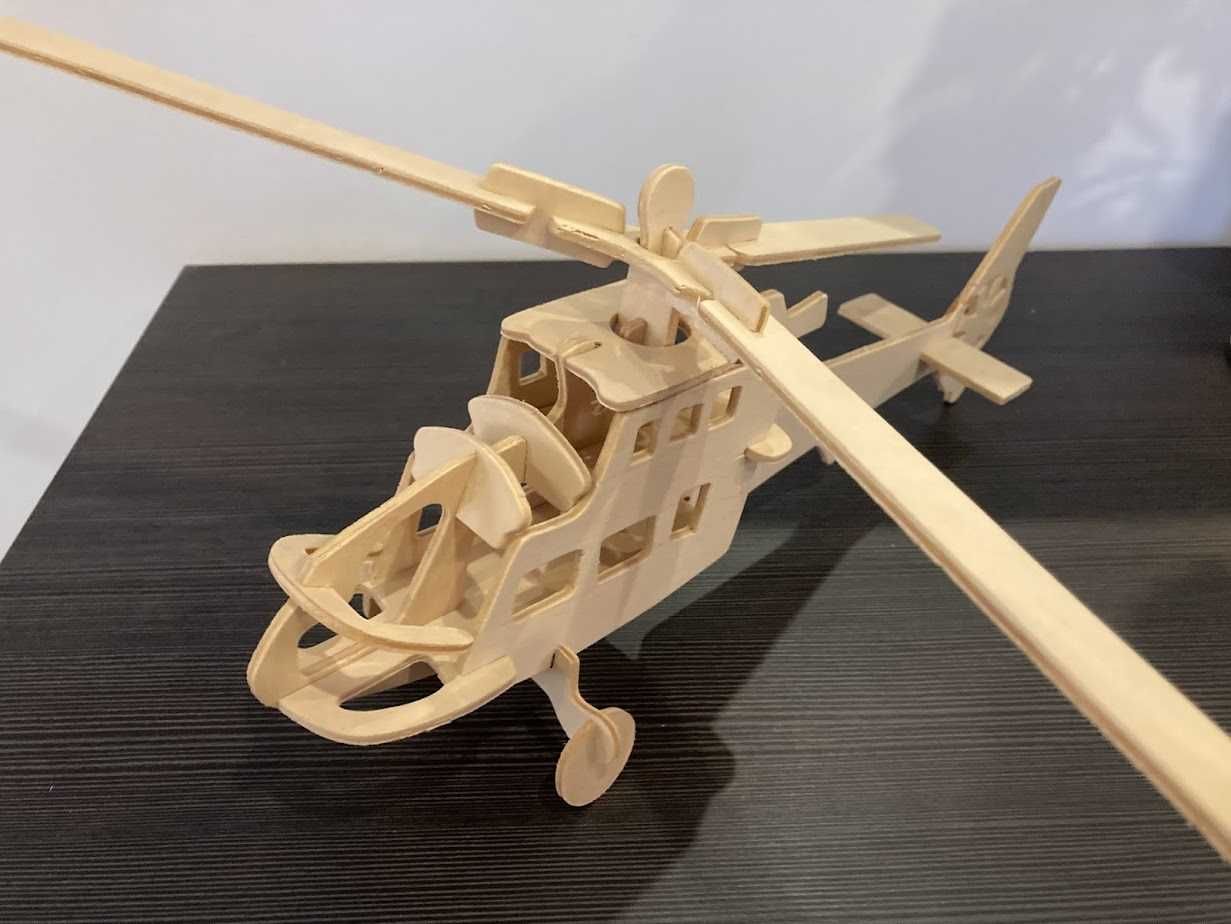 Puzzle 3D drewniane 2 sztuki helikopter poskładany i rozłożony