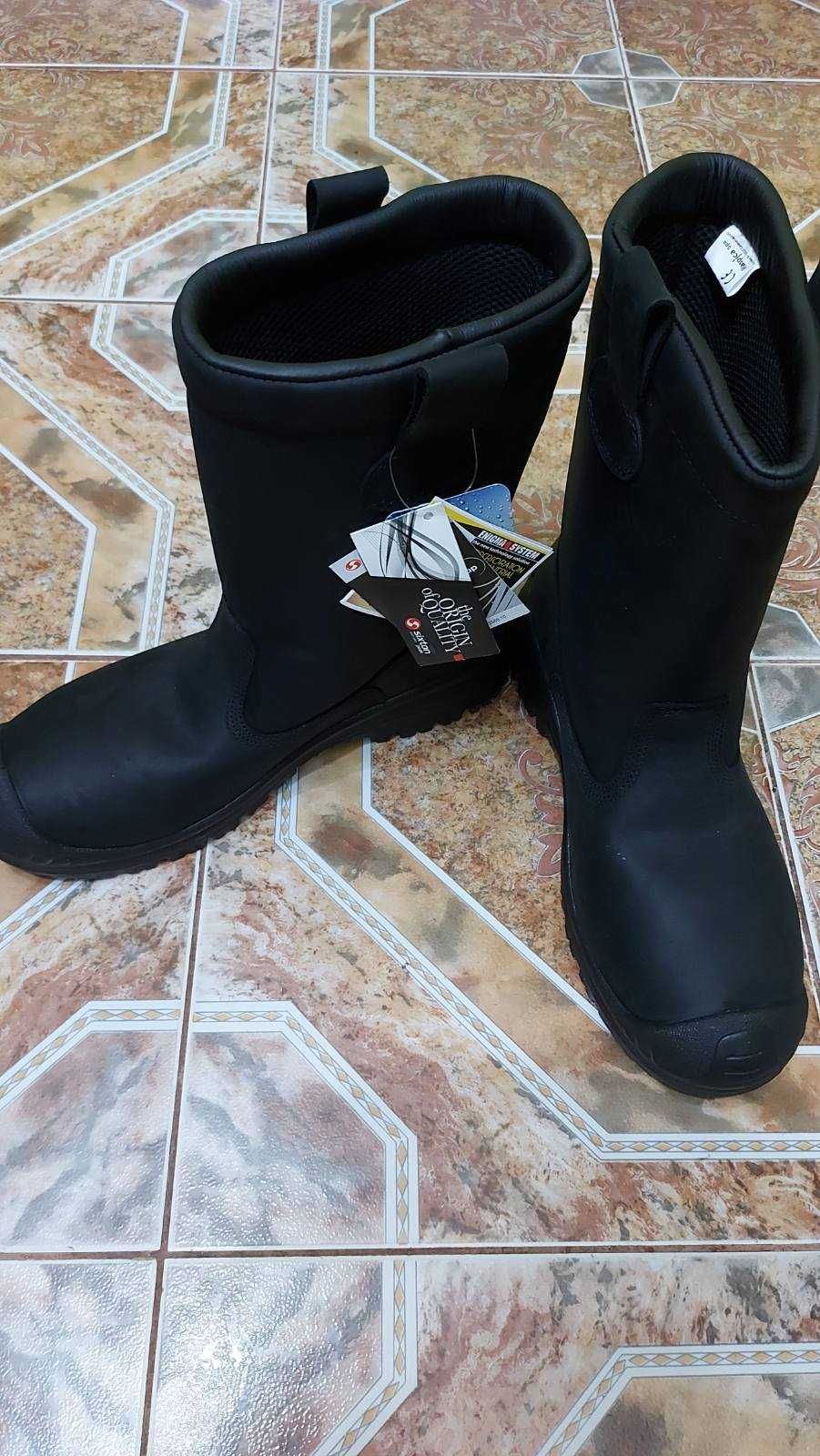 Продам мужские  сапоги