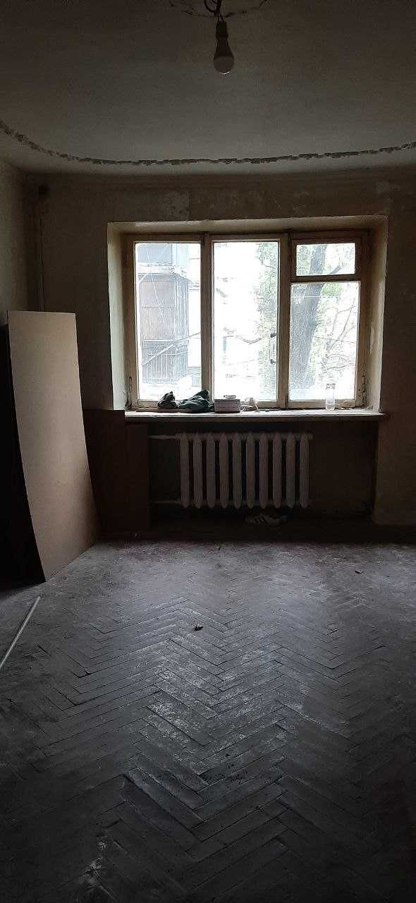 Продается комната 17,5 м ул.Сегедская/ пр-т Гагарина- 6 500 у.е.