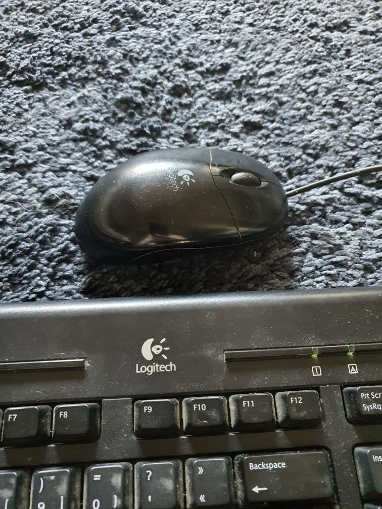 Teclado e rato LOGITECH