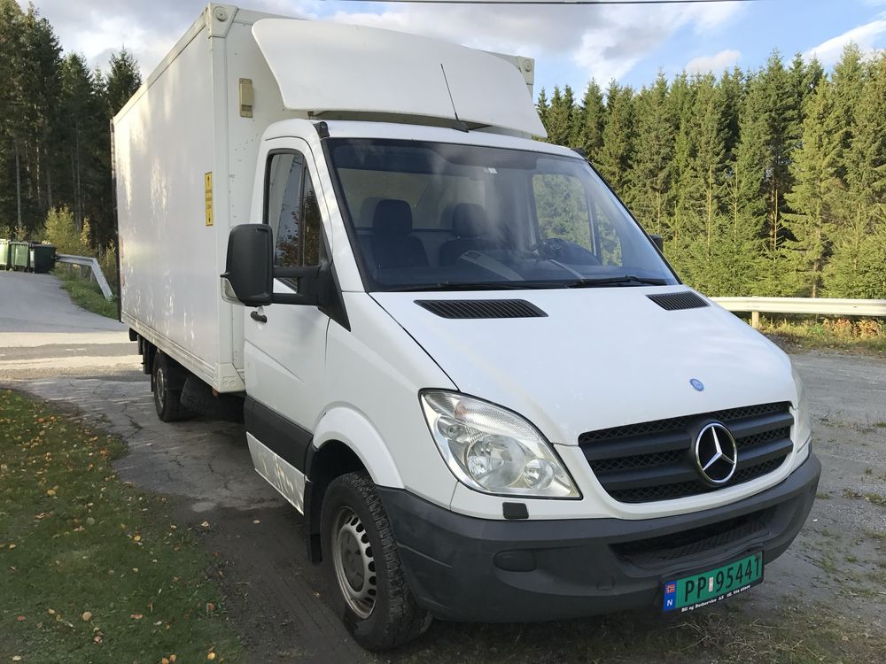 Mercedes Sprinter 318CDI, kontener z winda