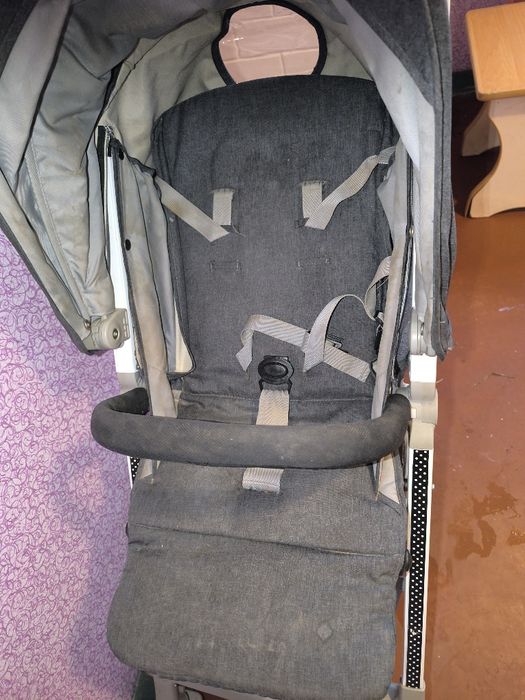 Продам детскую коляску в хорошем состоянию