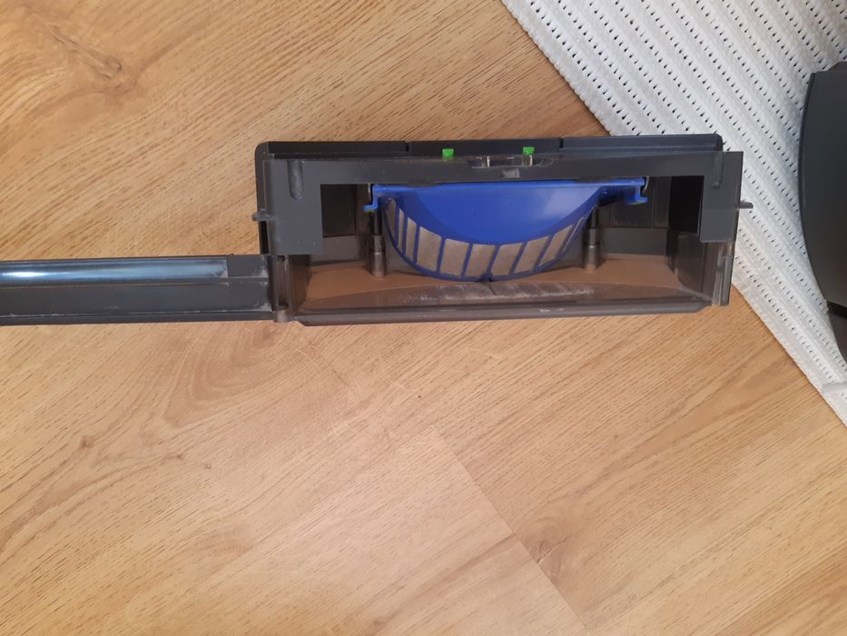 Roomba 696 ze stacją dokującą